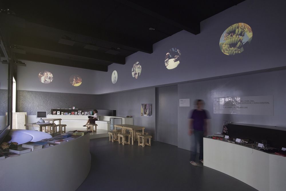 Damien_Roach_2006_Ausstellungsansicht_02_KunstHalle_SanktGallen