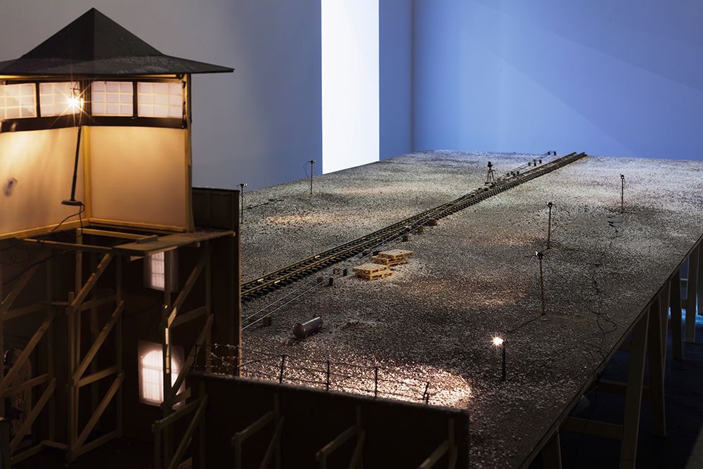 10_Dani_Gal_2013_Ausstellungsansicht_KunstHalle_SanktGallen