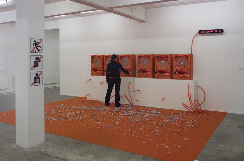 02_Etoy_2002_Ausstellungsansicht_KunstHalle_SanktGallen